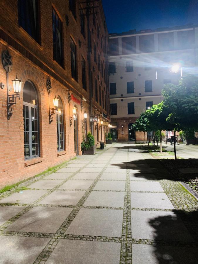 Apartament Stara Przedzalnia جيراردوف المظهر الخارجي الصورة